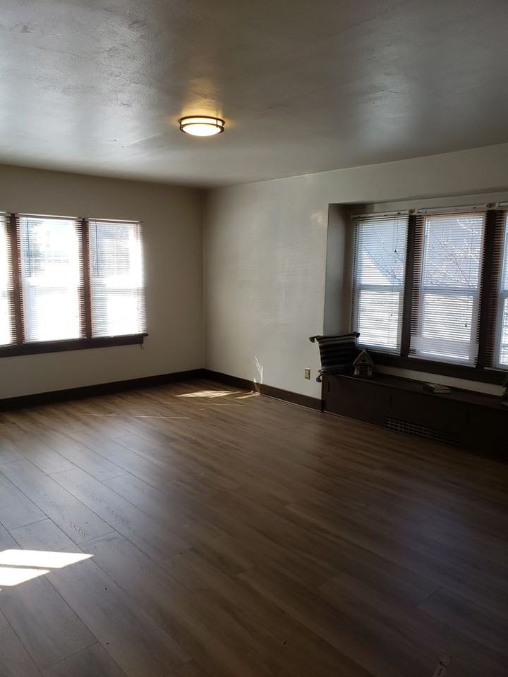 935 Ne Maple St - Photo 5 of 34