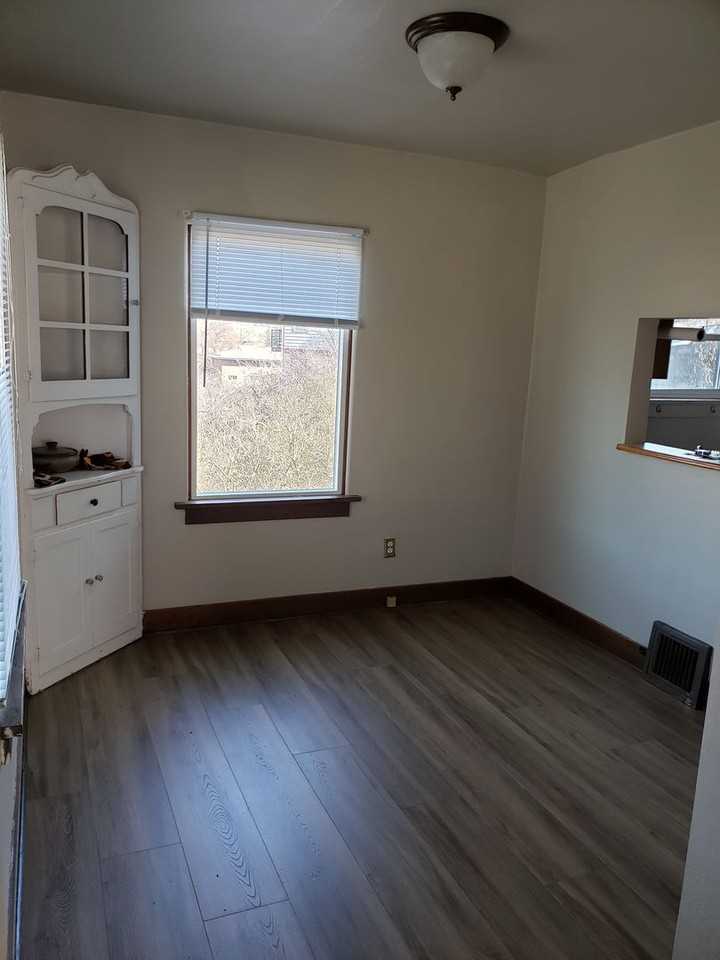 935 Ne Maple St - Photo 7 of 34