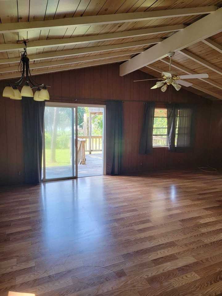8849 S Lakeshore Dr - Photo 3 of 16