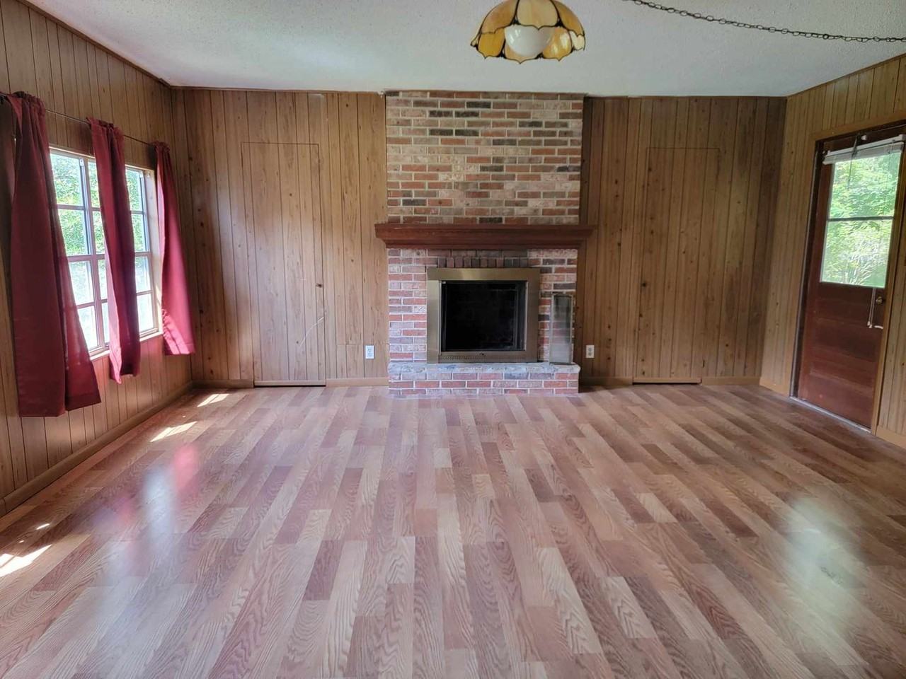 8849 S Lakeshore Dr - Photo 4 of 16