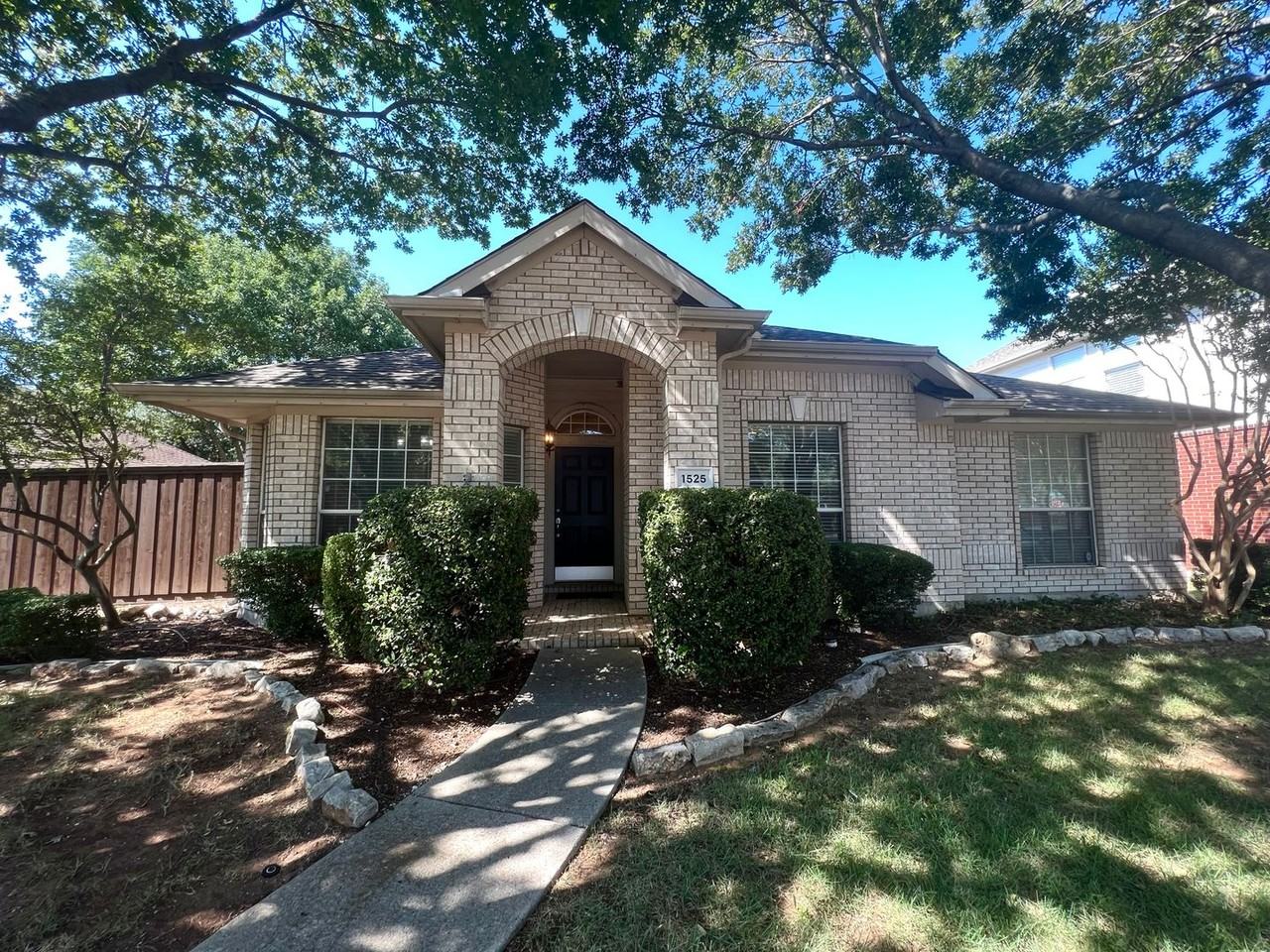 1525 Vista Bend Dr - Photo 2 of 21