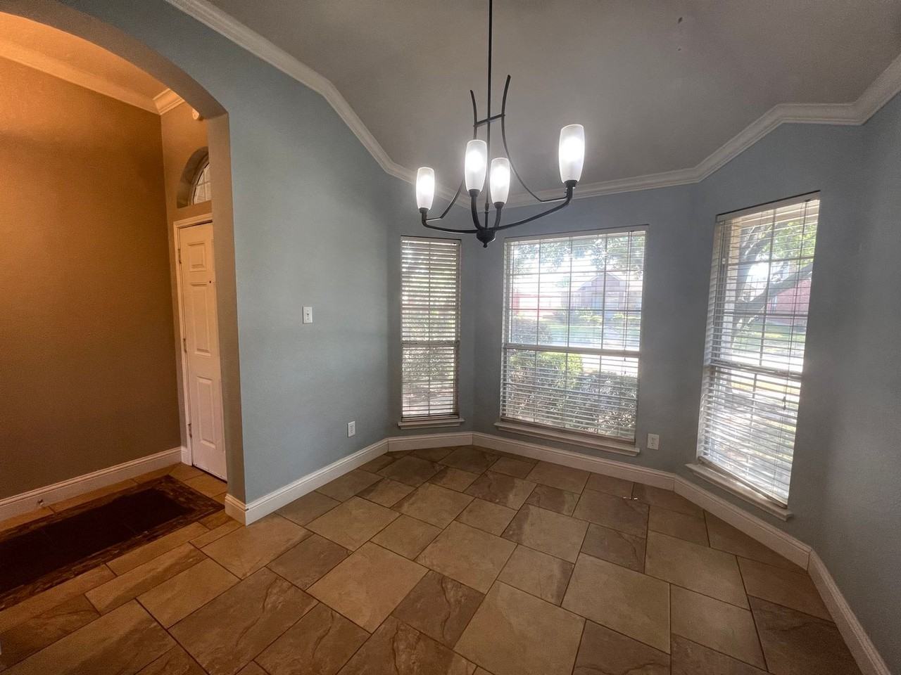 1525 Vista Bend Dr - Photo 3 of 21