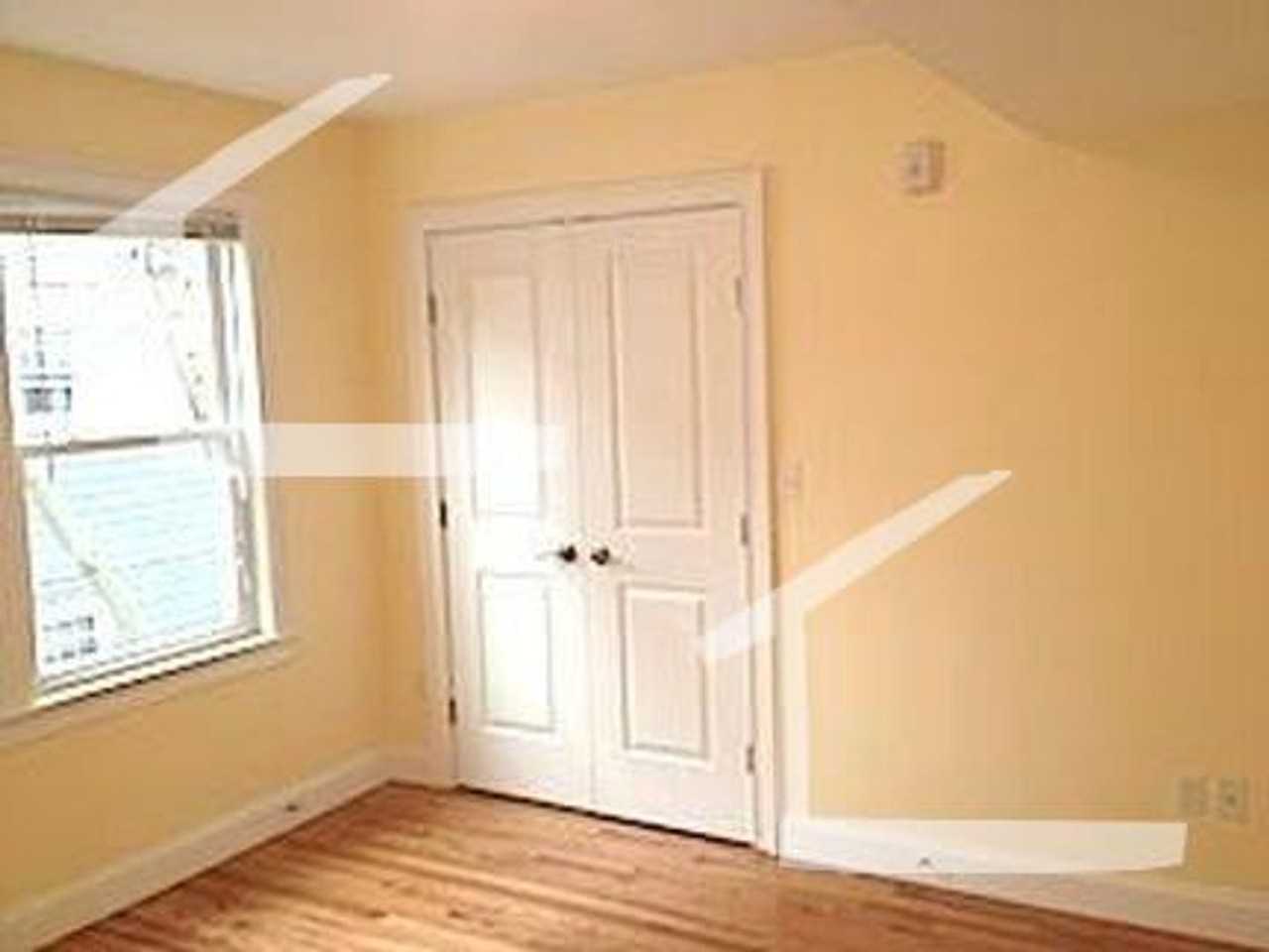 77 Beechcroft Street - Photo 3 of 22