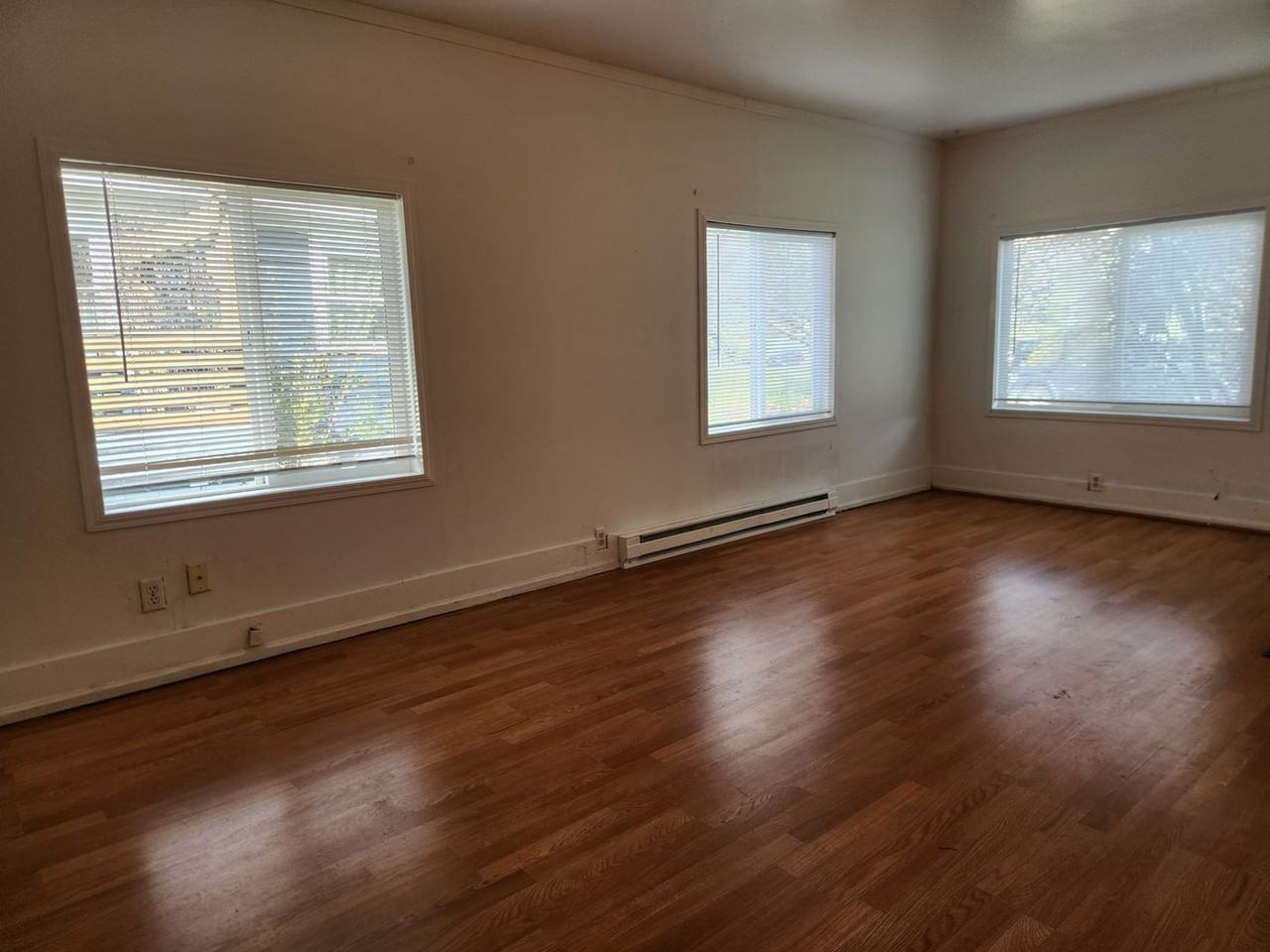 1155 Grant St - Photo 2 of 10