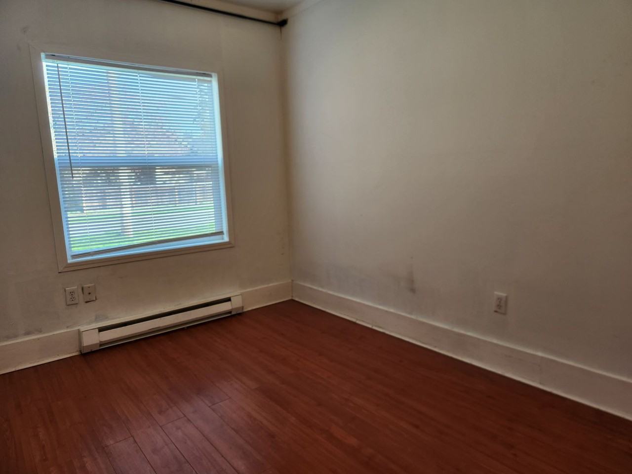 1155 Grant St - Photo 5 of 10