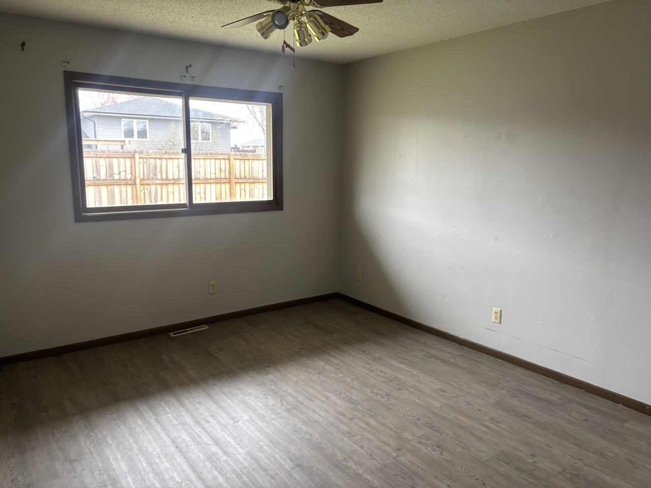 3A: 4420-4490 Vasey Avenue - Photo 3 of 9