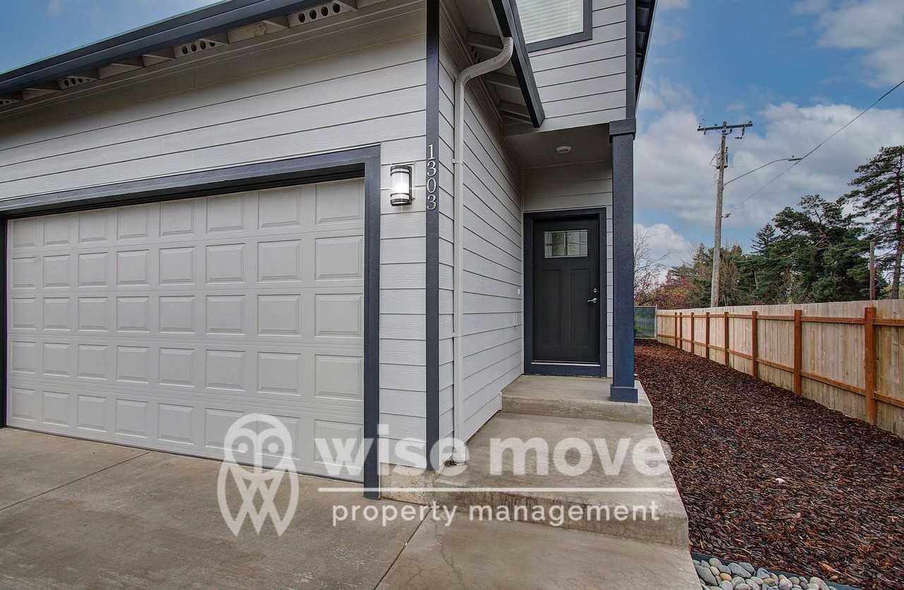 1303 N Garrison Rd - Photo 2 of 32