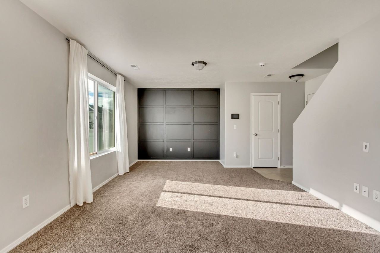 1263 W 1300 S - Photo 2 of 20