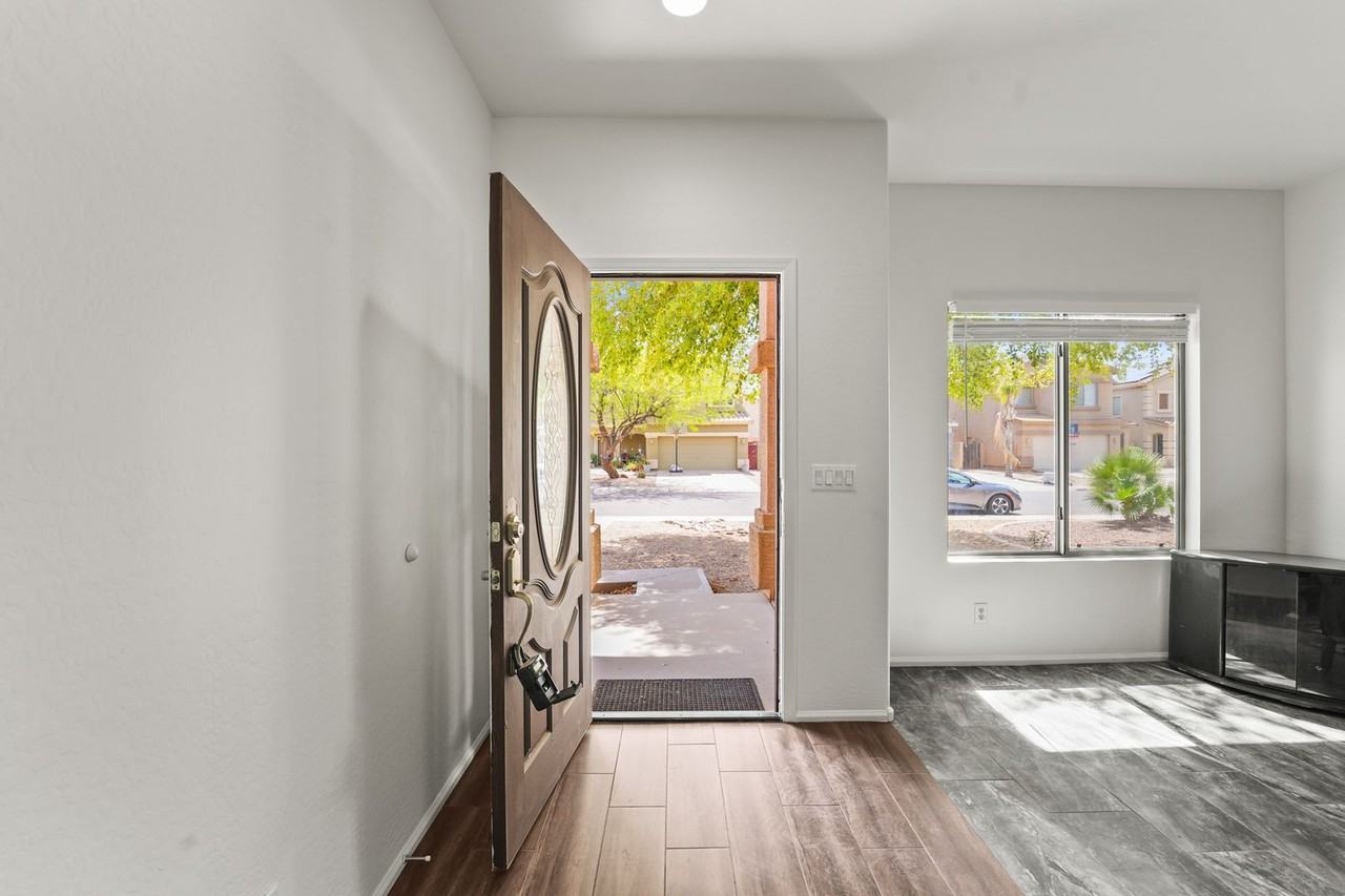 734 W Fruit Tree Ln - Photo 5 of 41