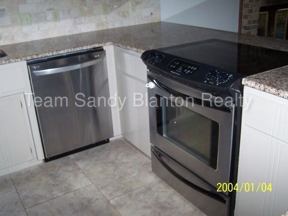 8874 Burning Tree Rd - Photo 3 of 10