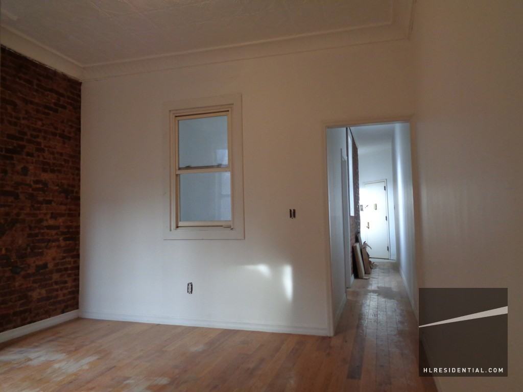 518 Bainbridge St #1L - Photo 3 of 3