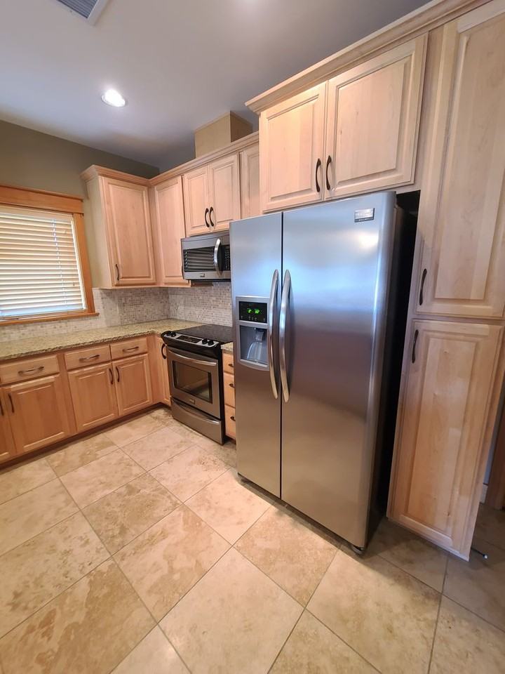 2050 N Main St #301 - Photo 3 of 35