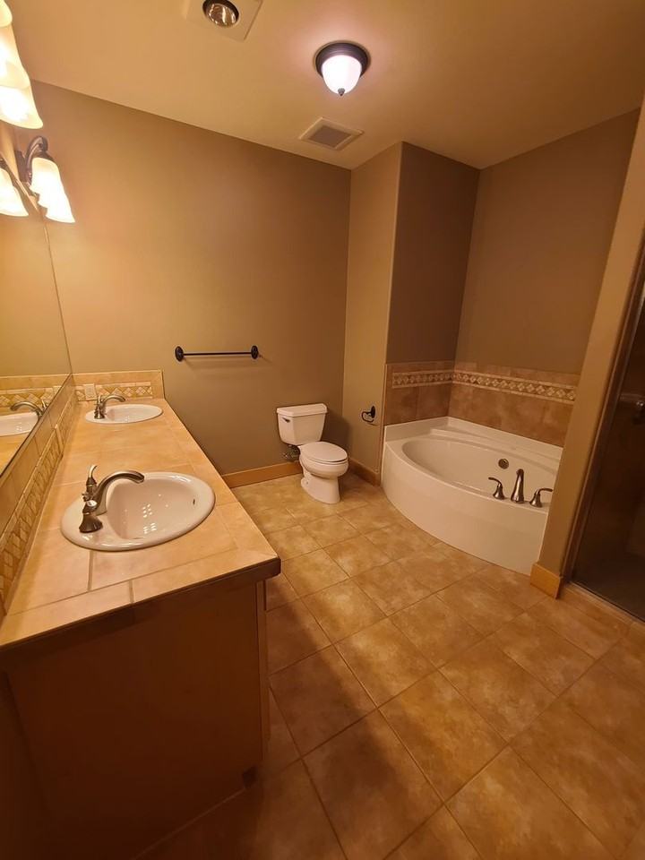 2050 North Main Street #301 - Photo 6 of 35