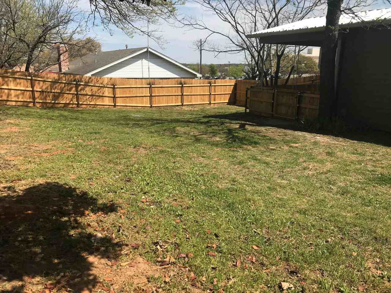 1106 Foster Ln - Photo 4 of 12