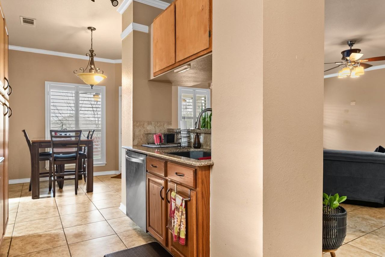 5815 Durango Dr - Photo 5 of 18