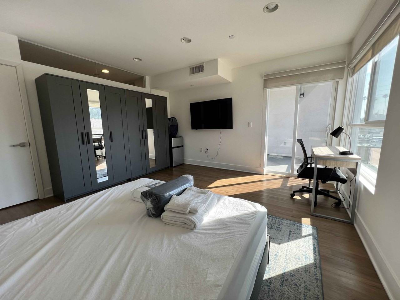 Ecco Beloit - Photo 5 of 31