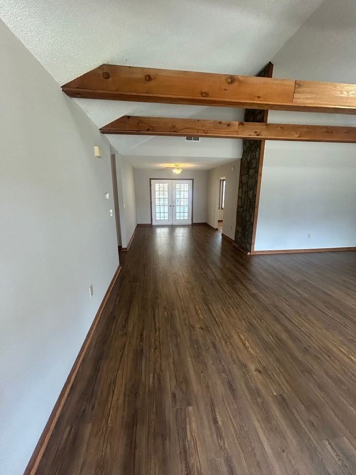 307 Stratford Pl - Photo 4 of 38