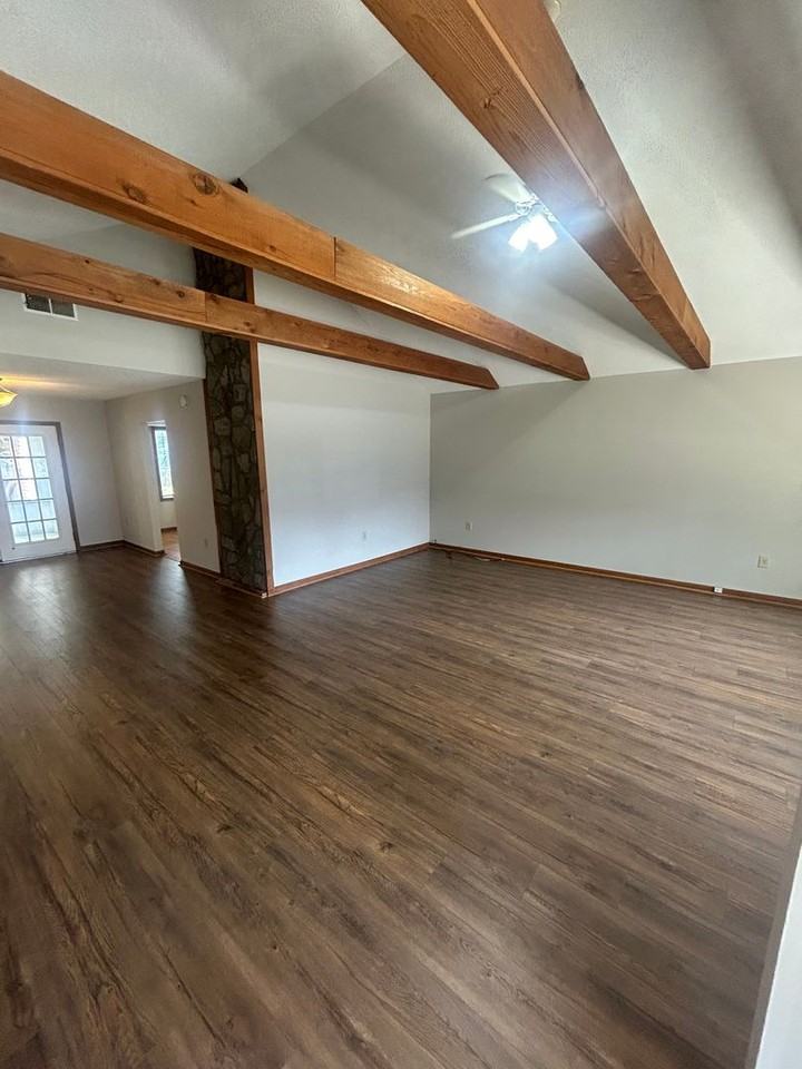 307 Stratford Pl - Photo 5 of 38