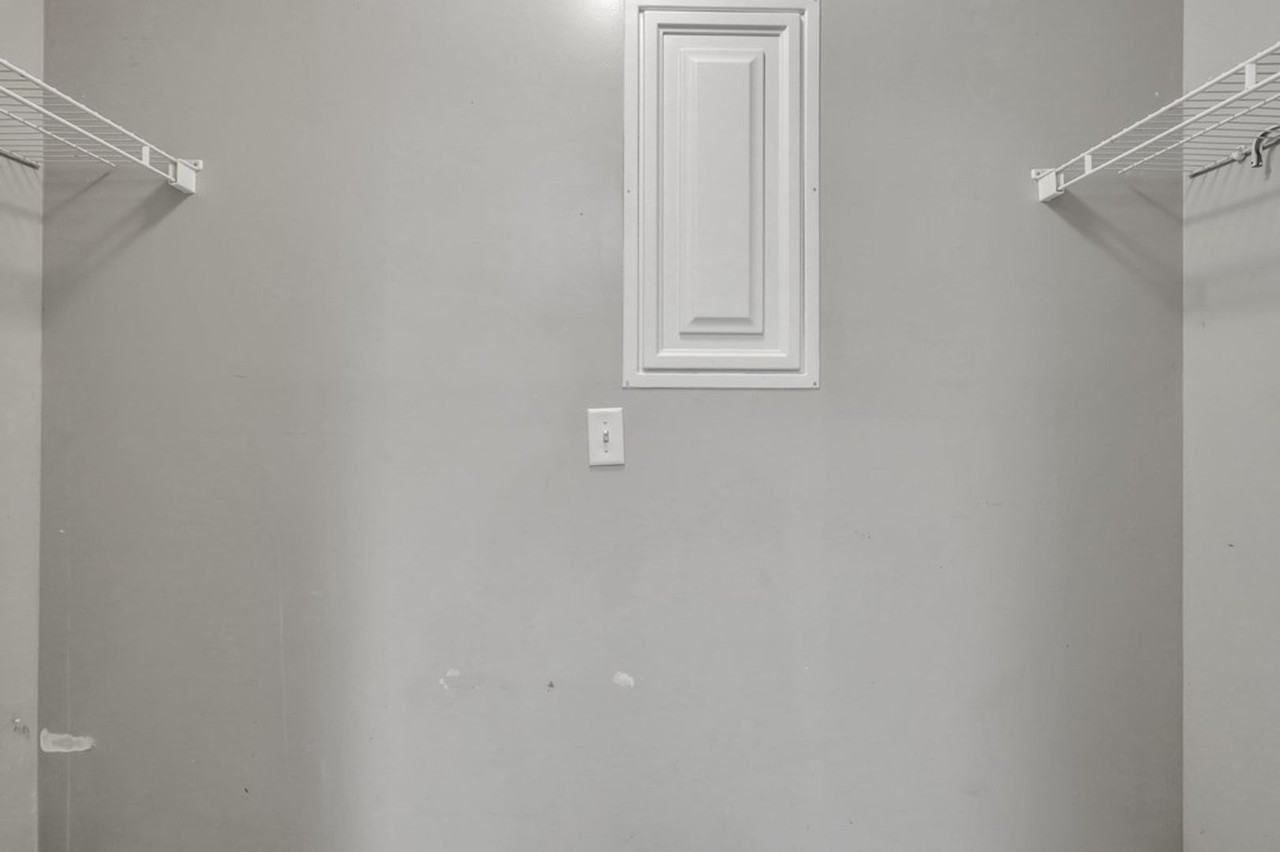 4618 Empire Rd - Photo 6 of 24