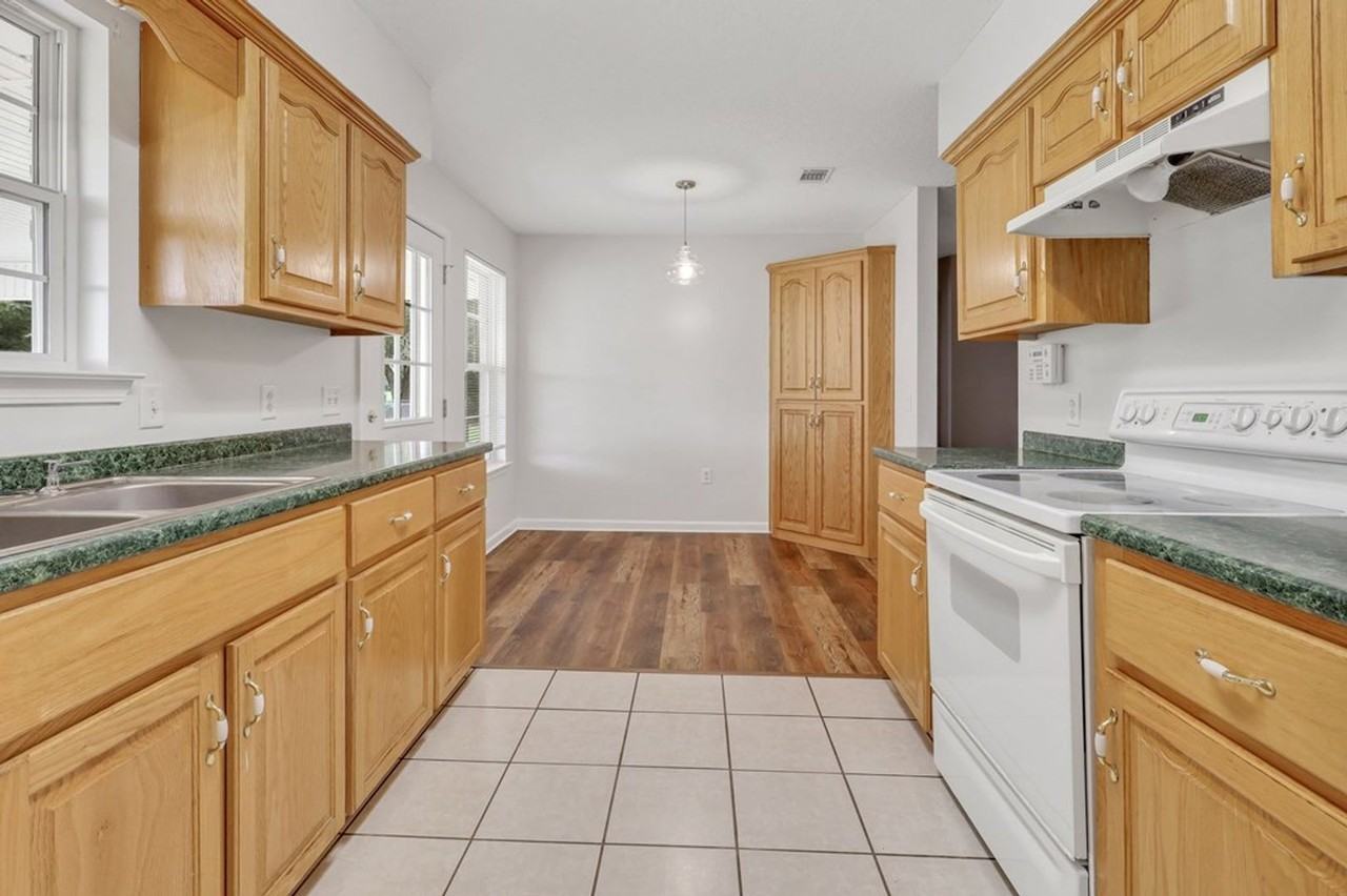 4618 Empire Rd - Photo 7 of 24
