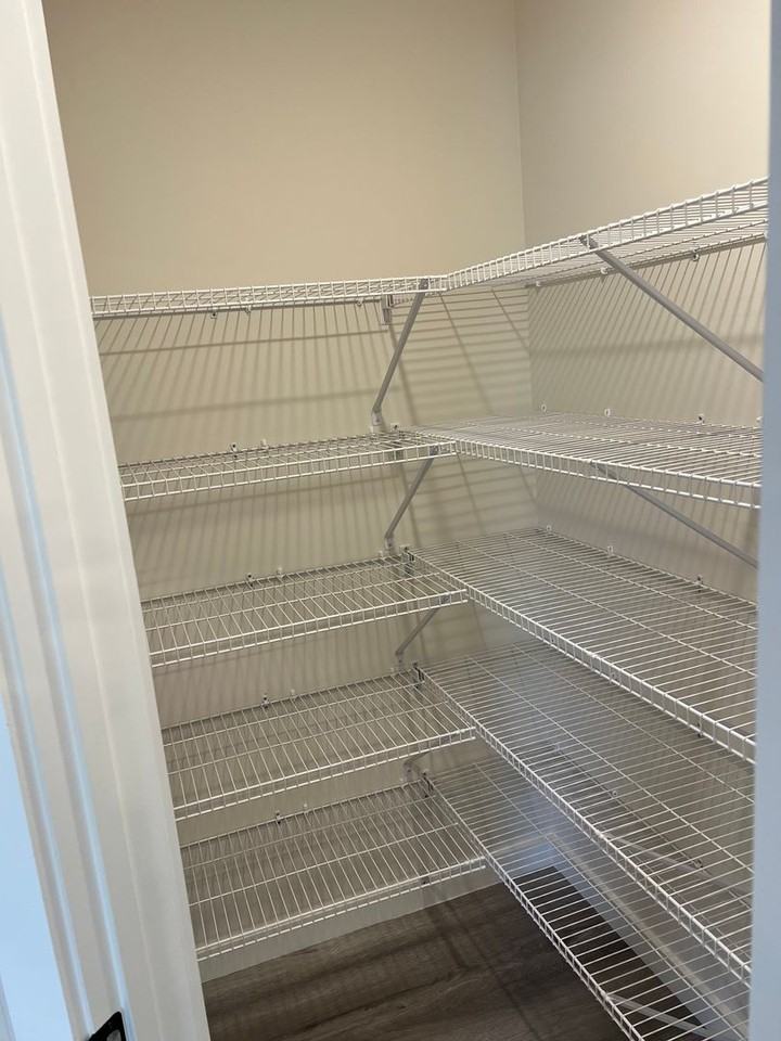 222 22nd Ave Ne - Photo 4 of 10