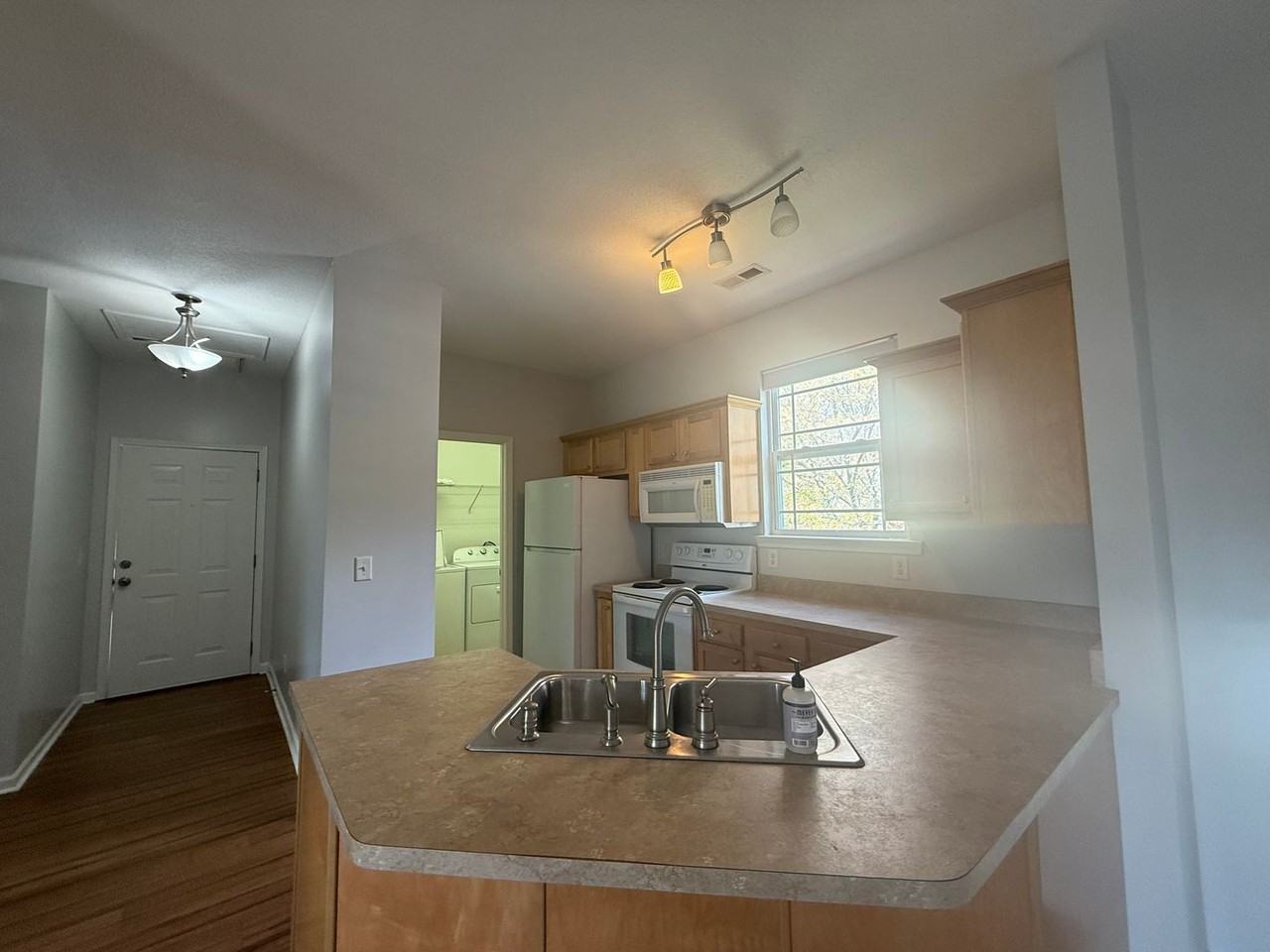 10 Northbrook Place - Photo 3 of 12