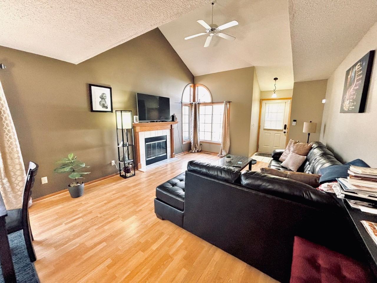 8174 Middletown Rd - Photo 2 of 24