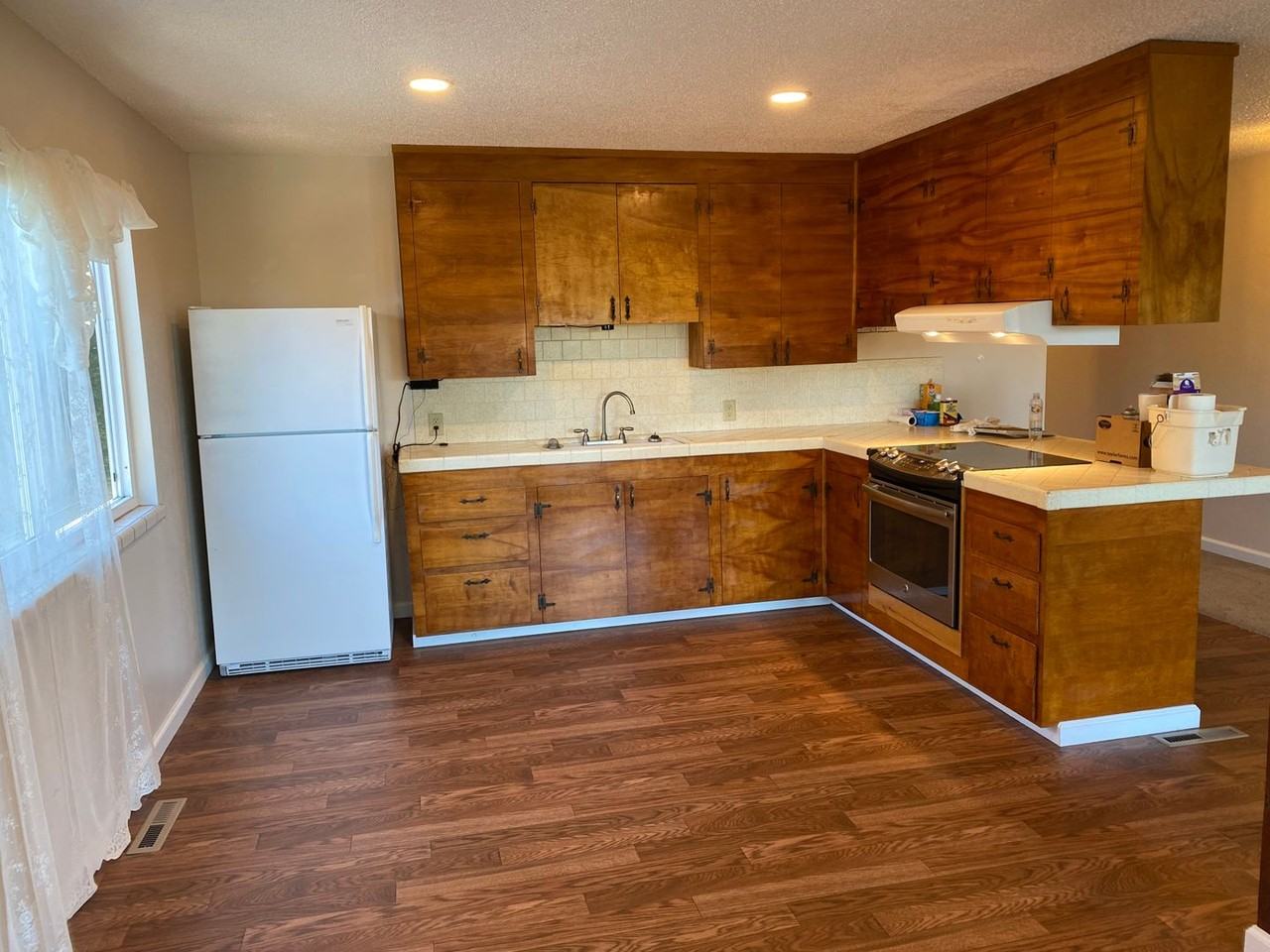 510 Laine St - Photo 4 of 16