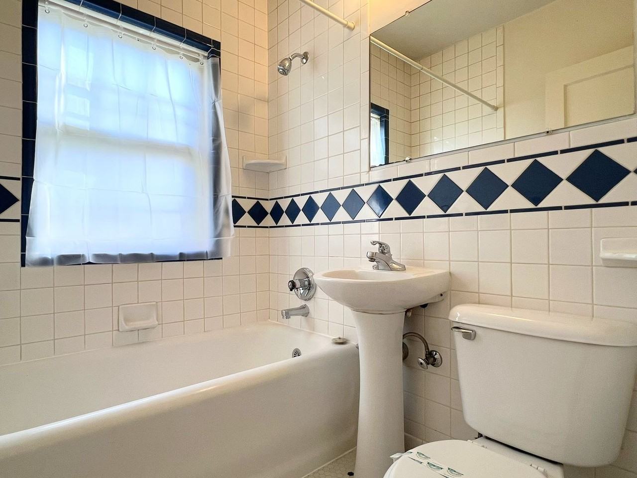 633 - Northrup Apartments - Photo 7 of 8