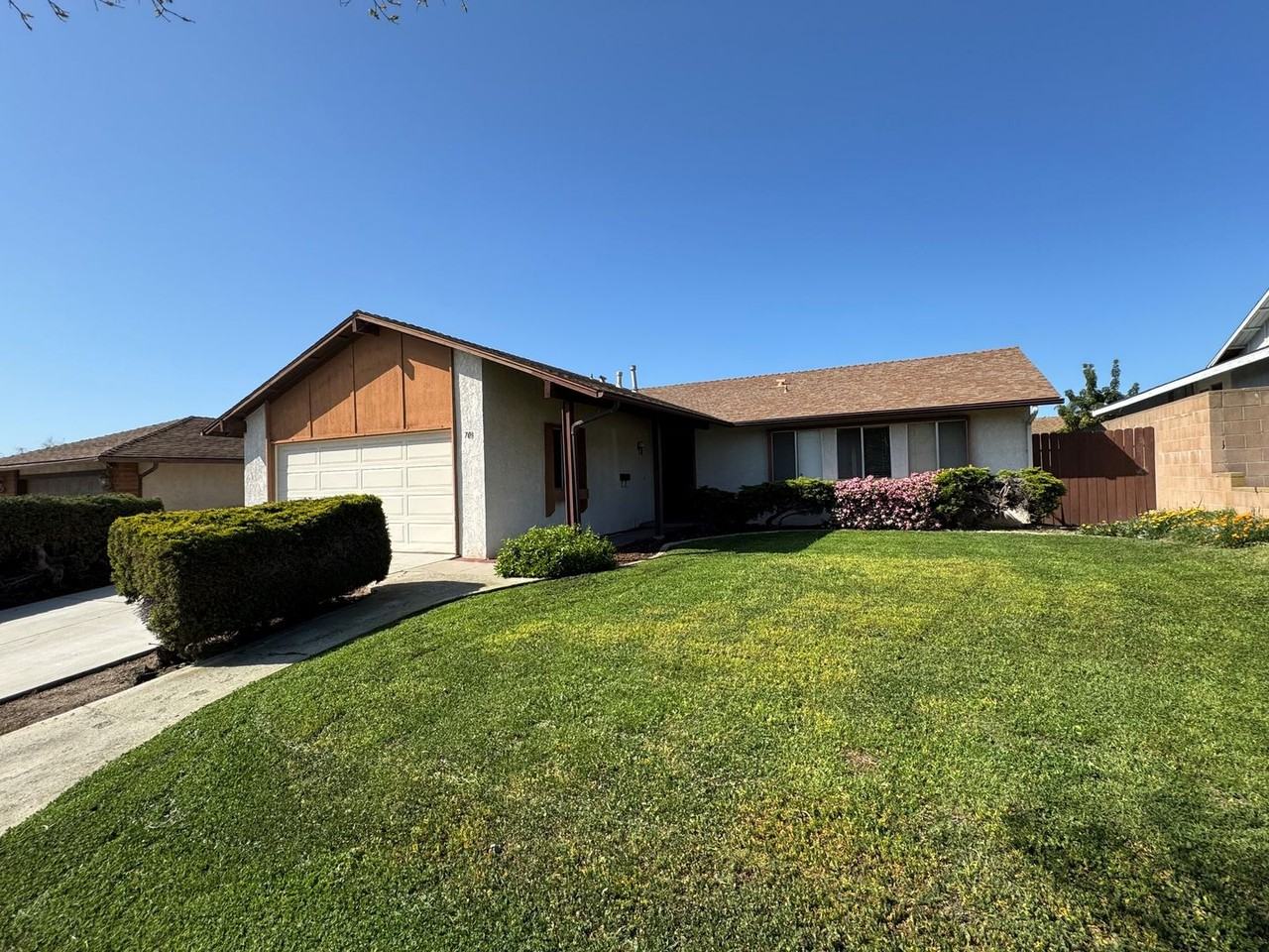 703 Bismark Ave - Photo 2 of 27