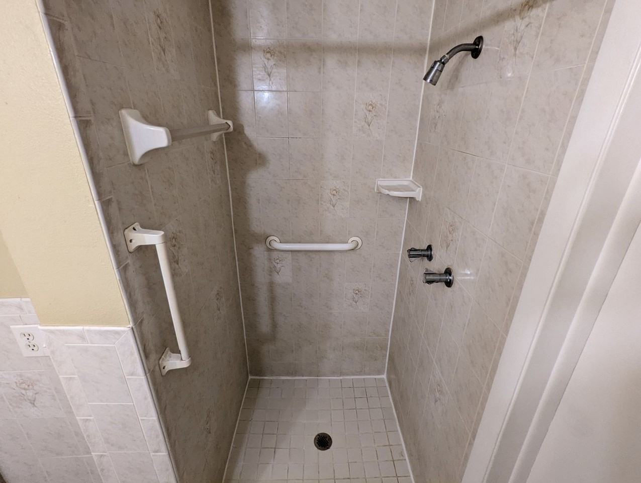 1024 Hilton Ln - Photo 6 of 12