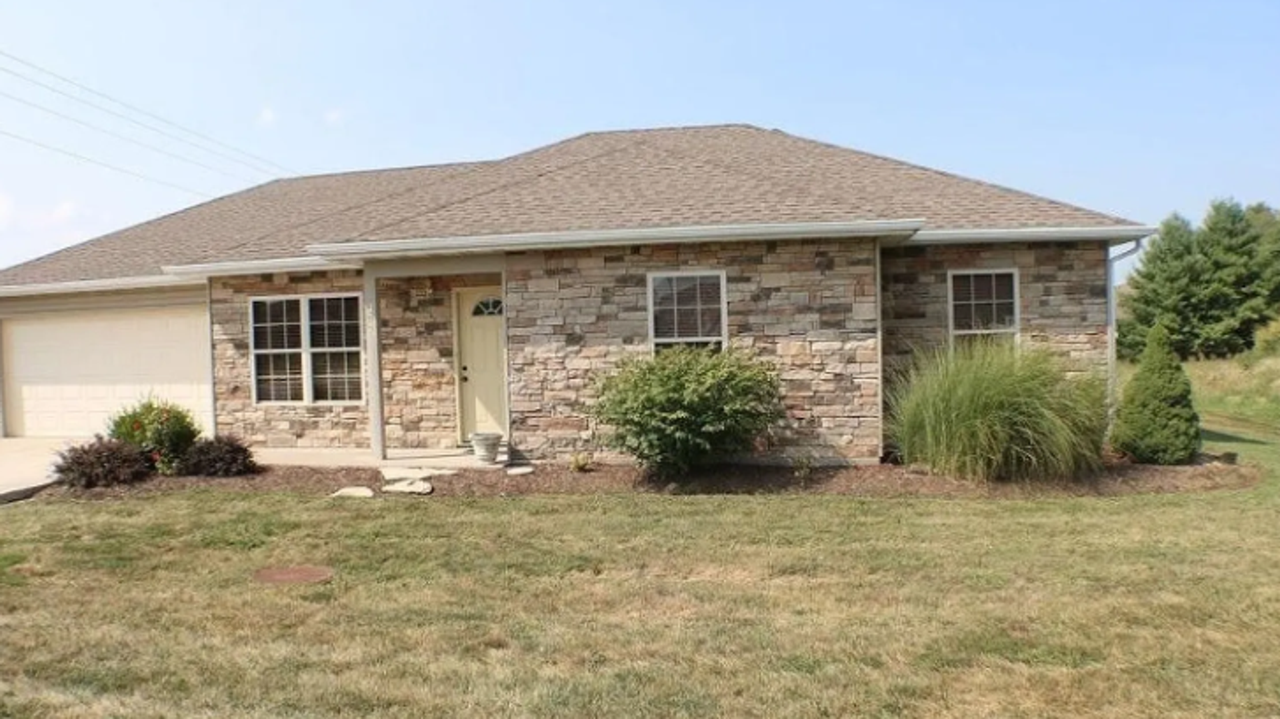 205 Martha Crump Dr - Photo 2 of 11