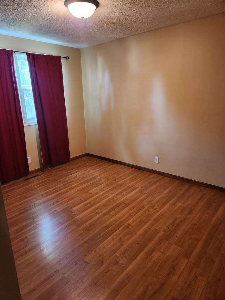 5254 S 49th St - Photo 4 of 12