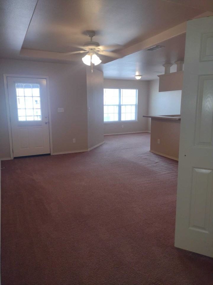 Redbud Place Apartments - Photo 3 of 19