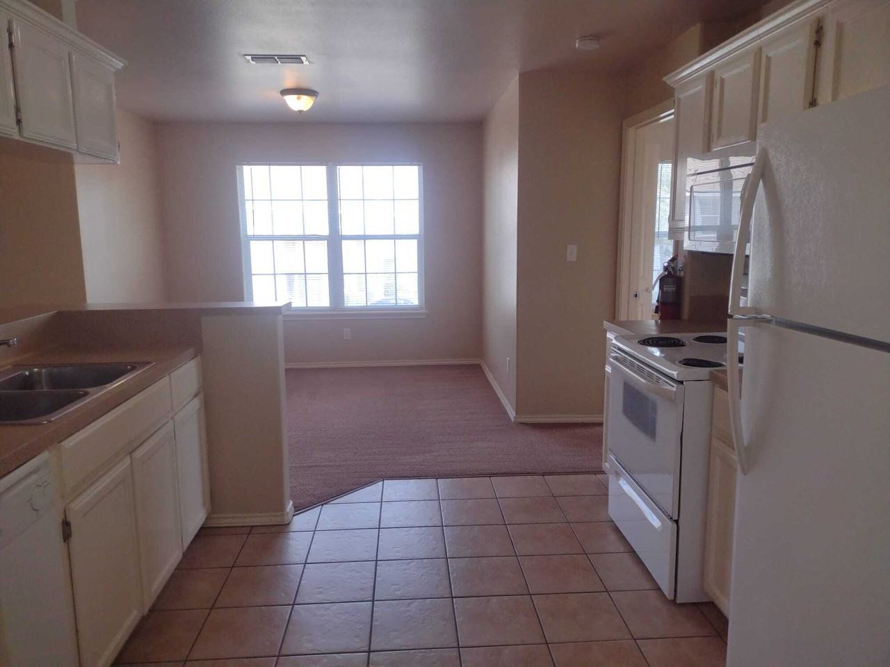 Redbud Place Apartments - Photo 7 of 19