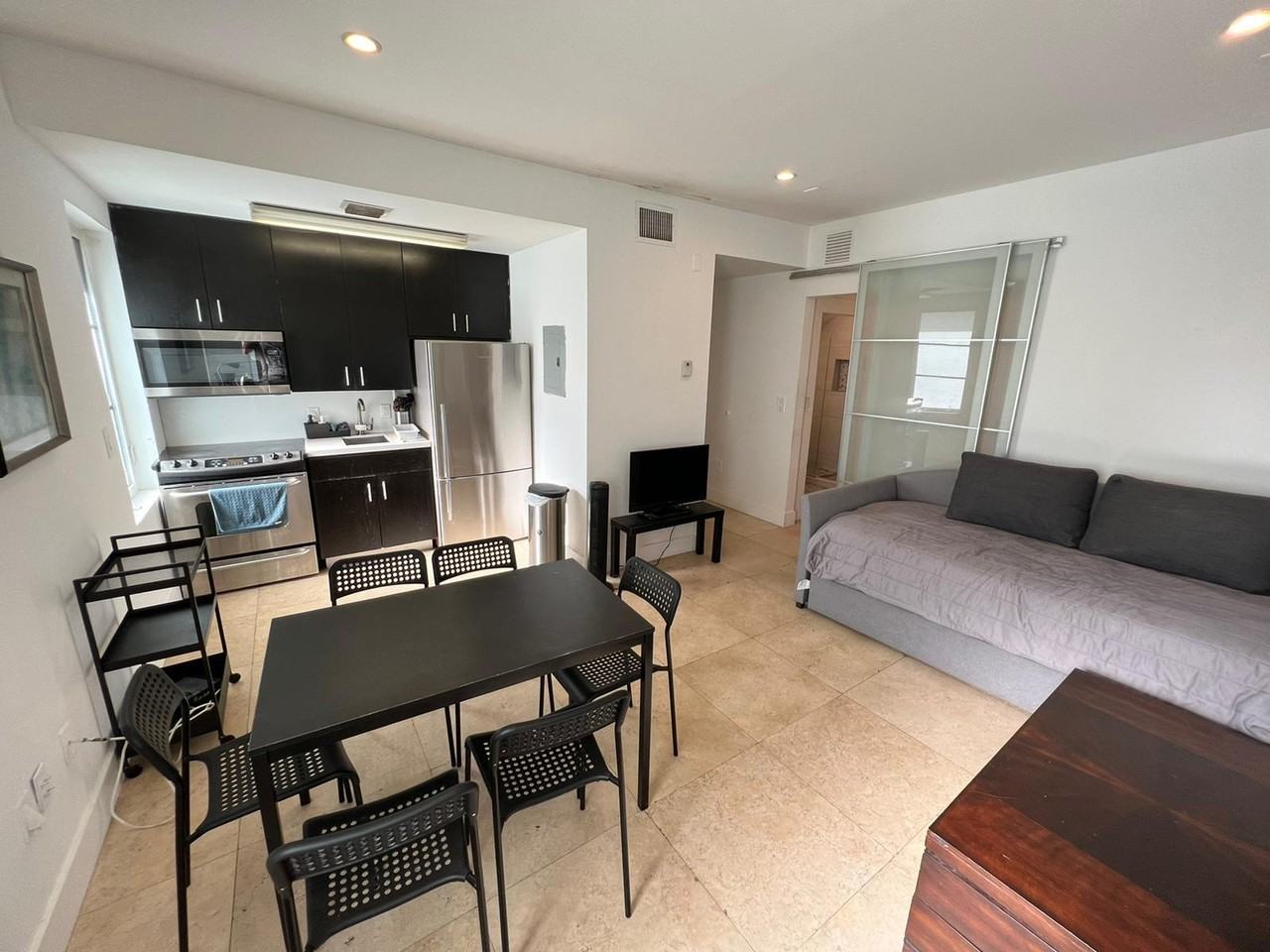 8plex 650 Euclid Avenue - Photo 3 of 34
