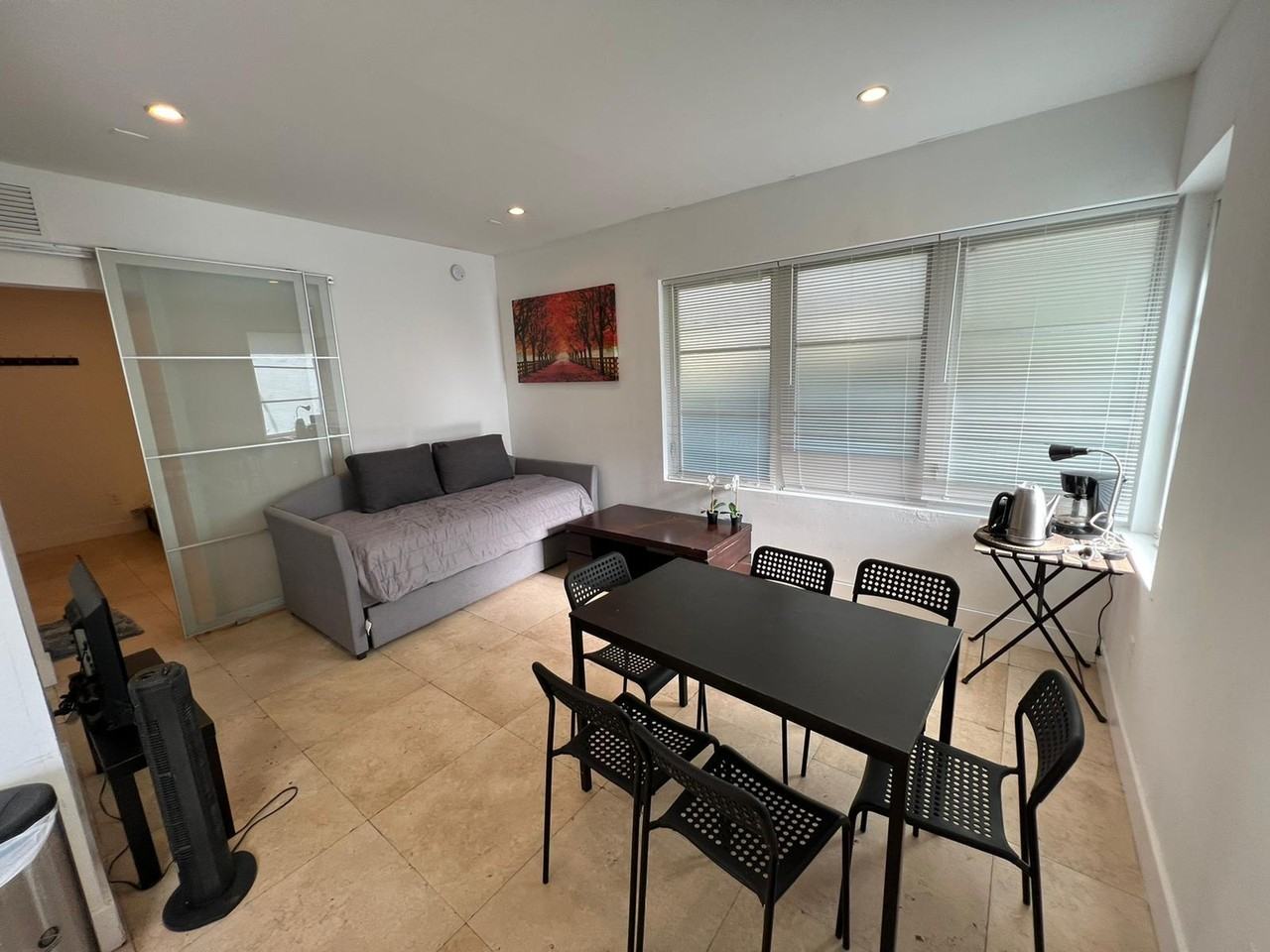 8plex 650 Euclid Avenue - Photo 4 of 34