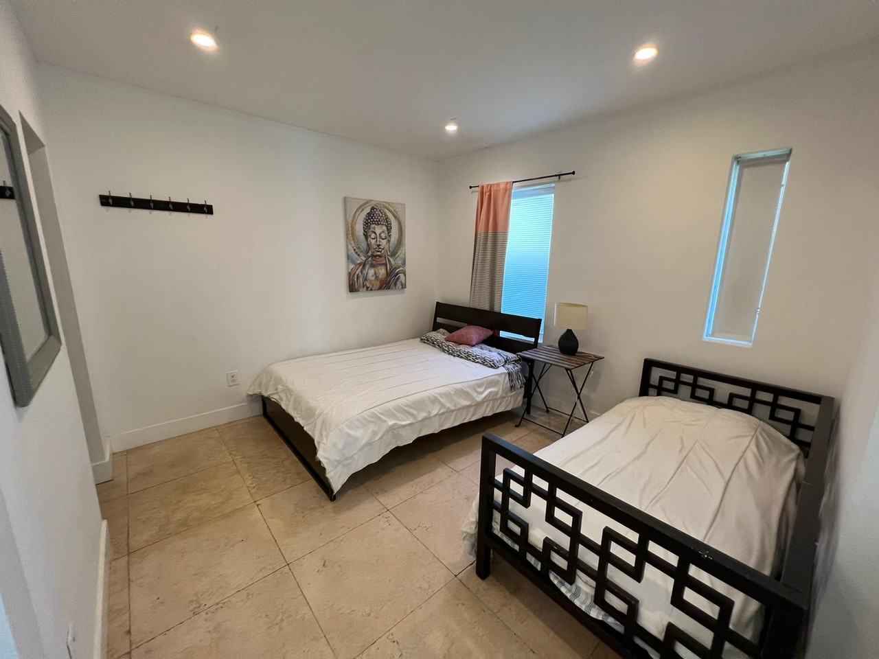 8plex 650 Euclid Avenue - Photo 5 of 34