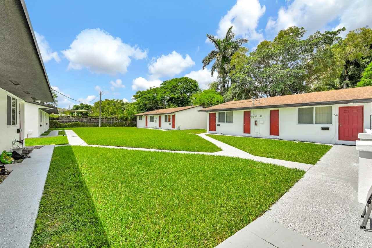 60 Northwest 161st Street - Photo 5 of 13