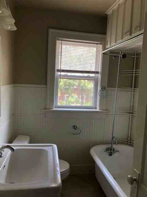 129 Northwest 30th Street - Photo 4 of 12