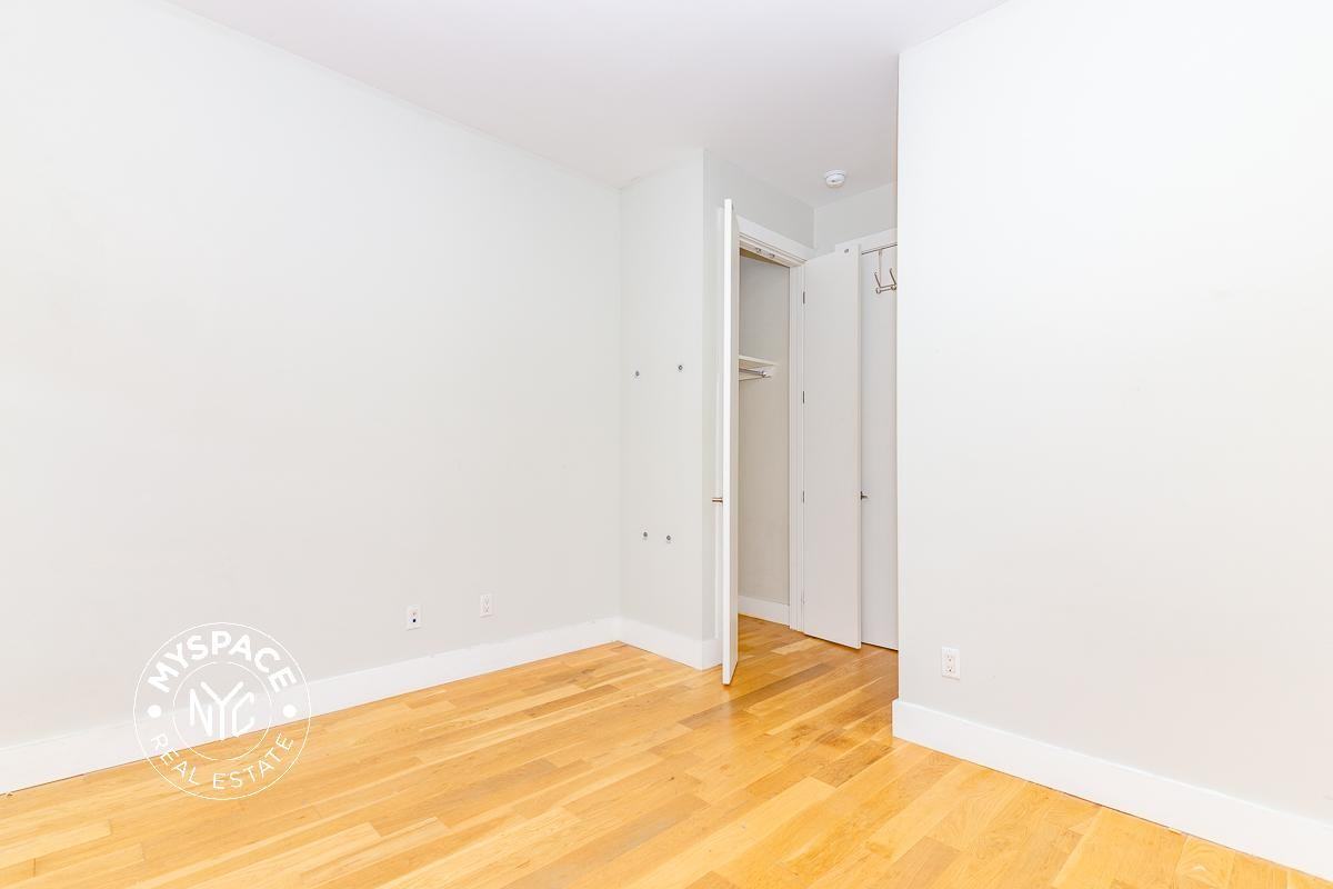 338 Melrose St #2R - Photo 7 of 10