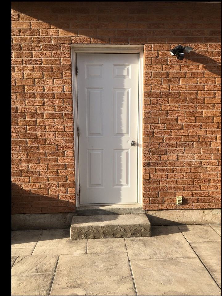 352 Evergreen Crescent - Photo 3 of 20