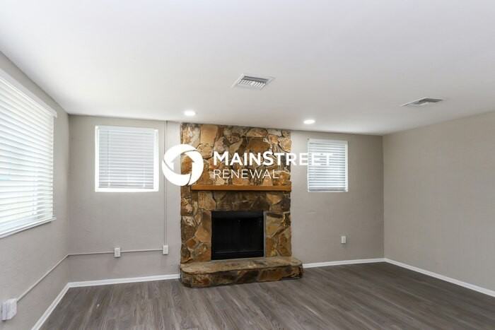 624 75th St N - Photo 3 of 16