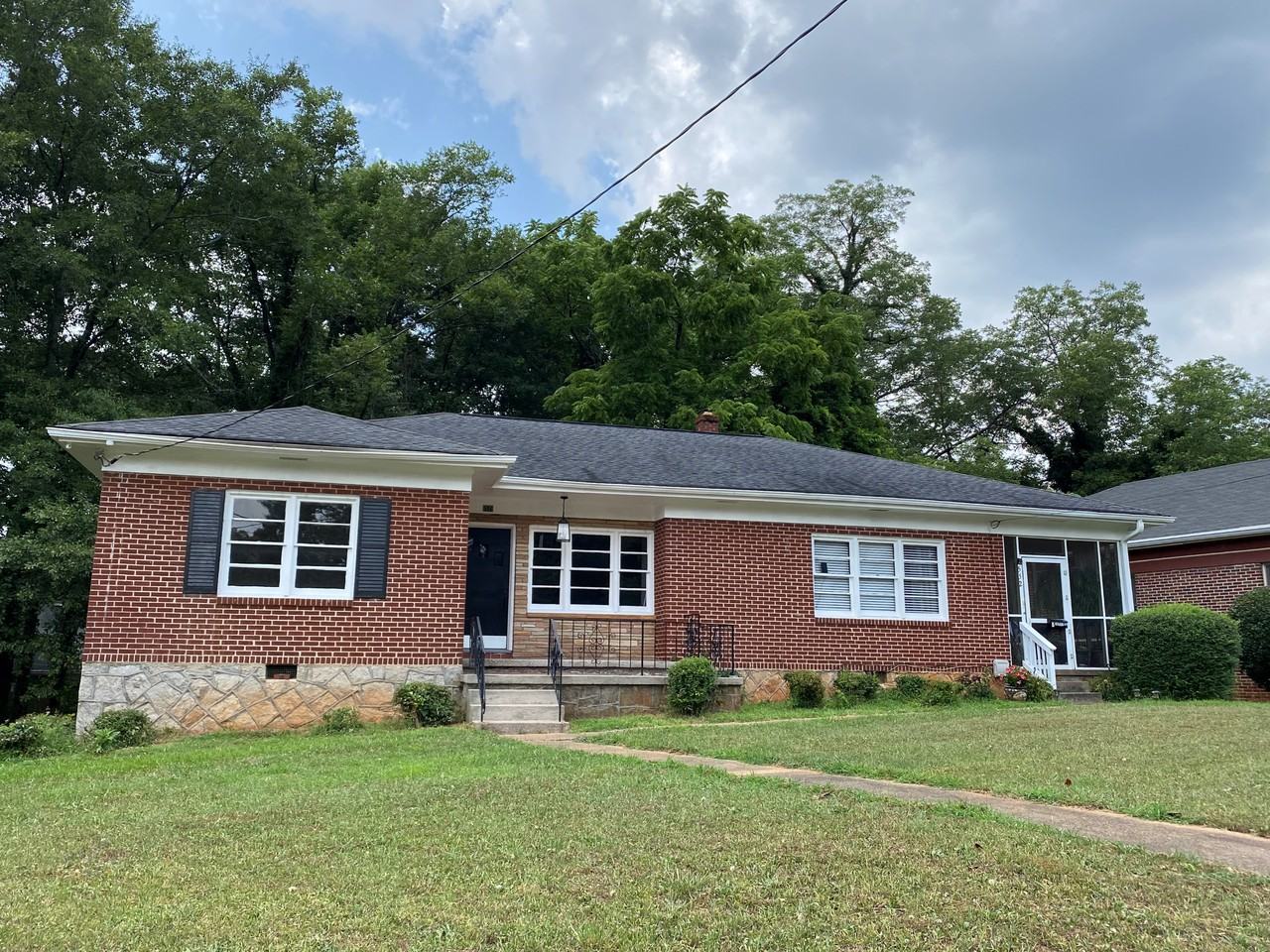 552 Mellview Ave Sw #NA - Photo 2 of 32