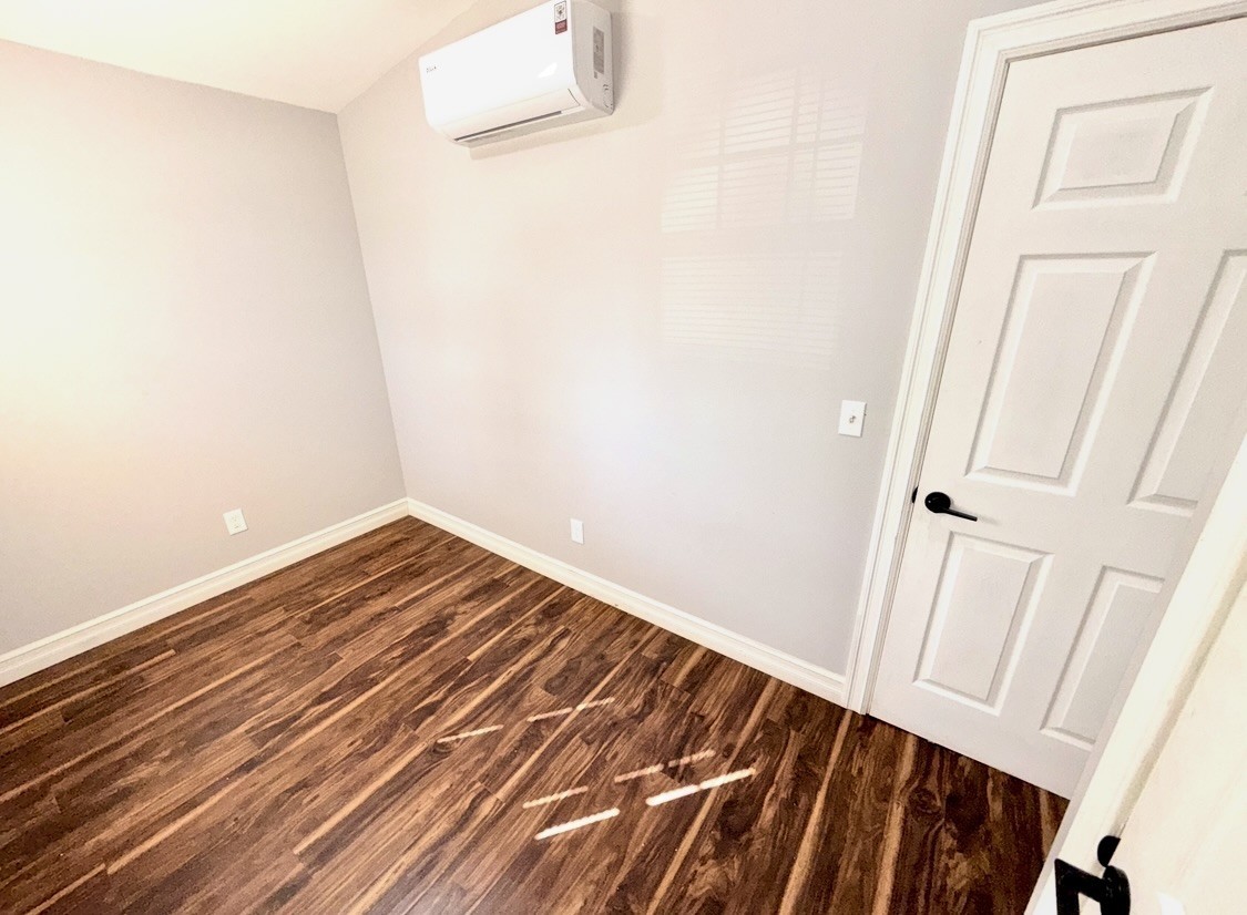 22217 Columbus Ave #NA - Photo 5 of 30