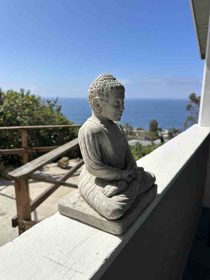 2155 Crestview Dr #NA - Photo 2 of 34