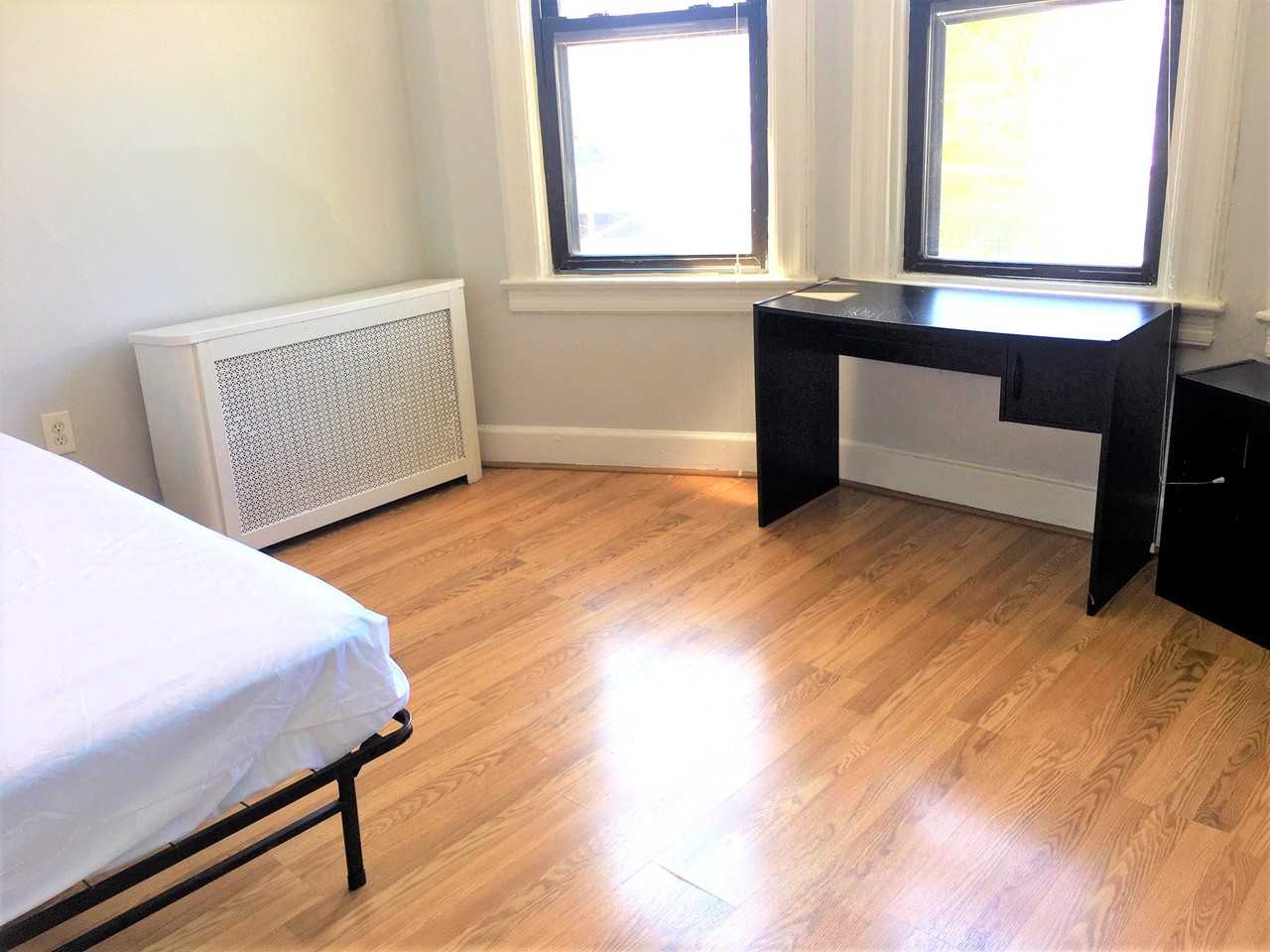 802 Pavonia Ave #1 - Photo 4 of 15