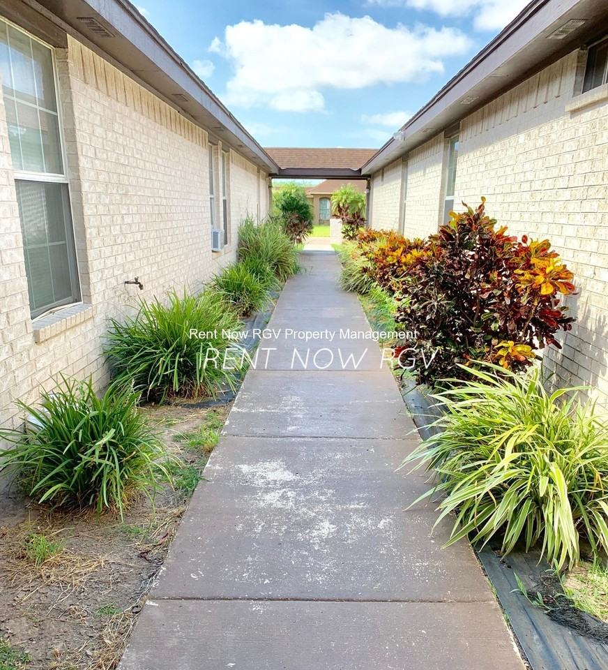 800 W Bronze Dr #2 - Photo 3 of 6