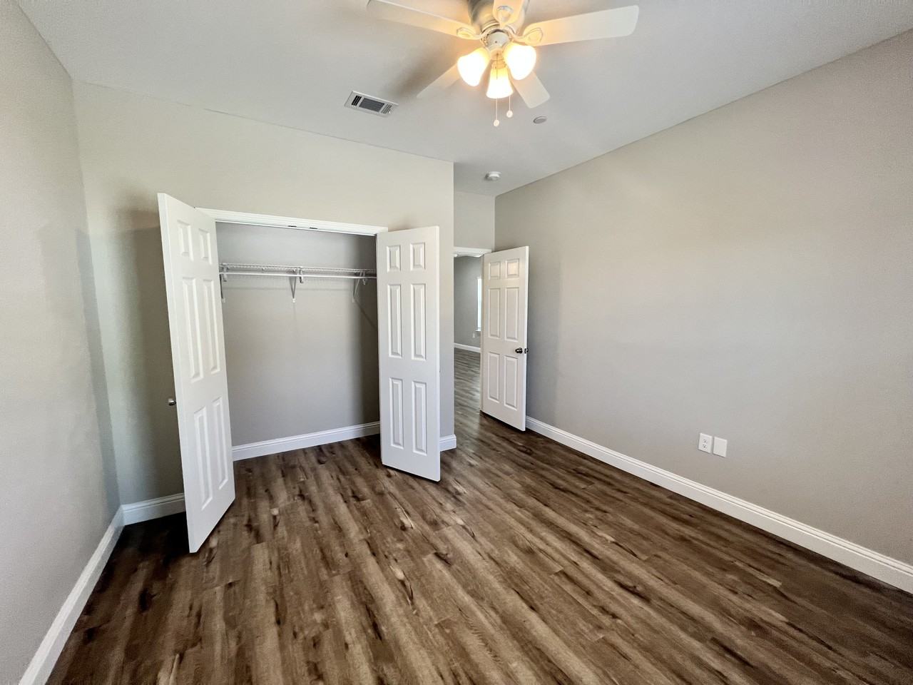 13585 Laurel Oaks Ln #NA - Photo 3 of 15