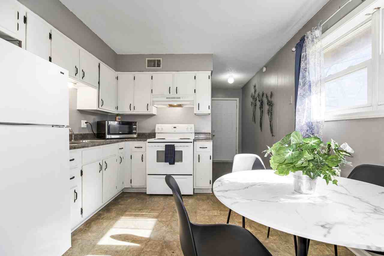13861 E 35th Street Ct S #B - Photo 6 of 12
